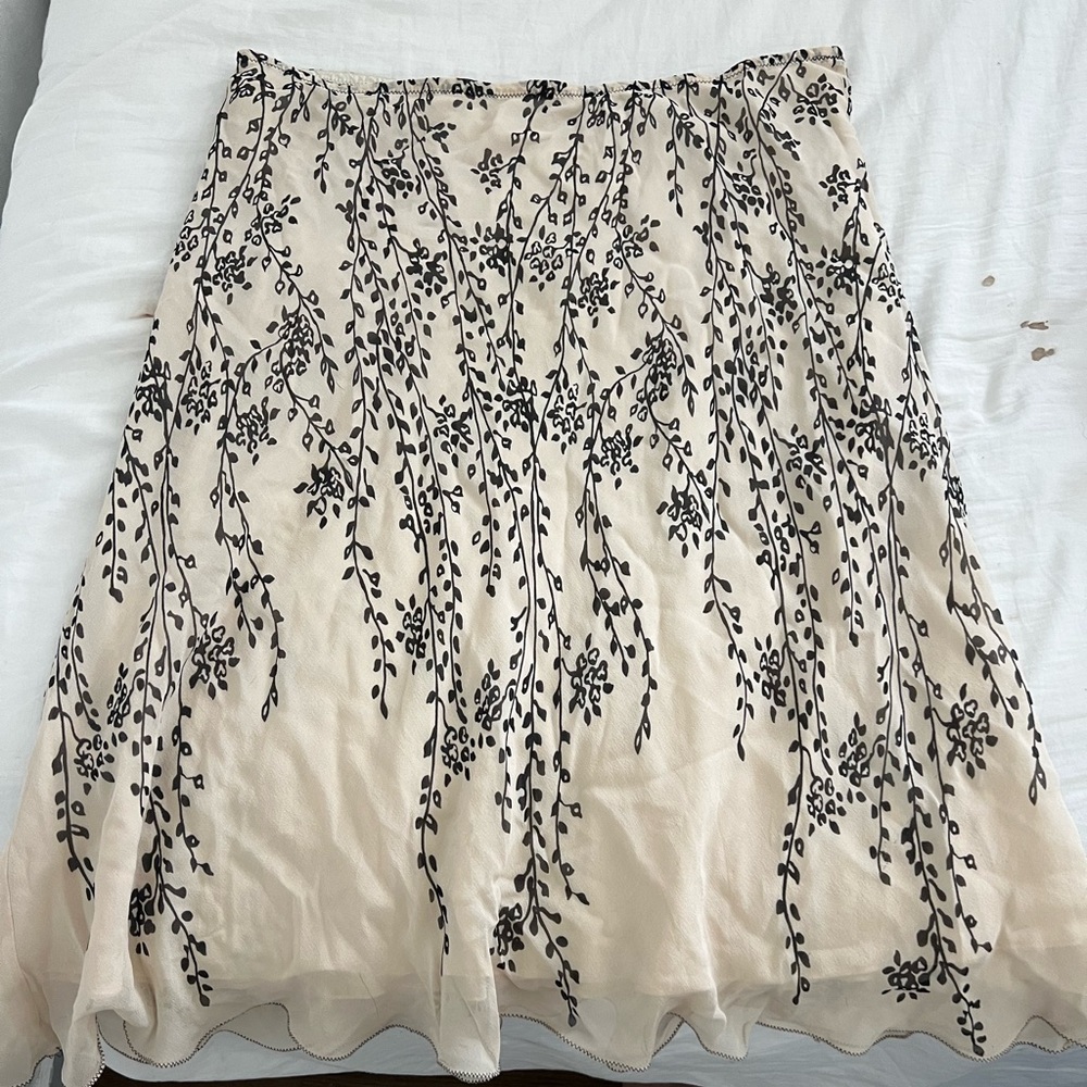 Max studio white and black skirt
